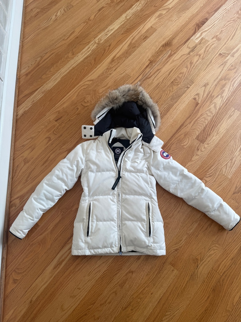 Canada goose white winter coat with detachable fur hood size XS